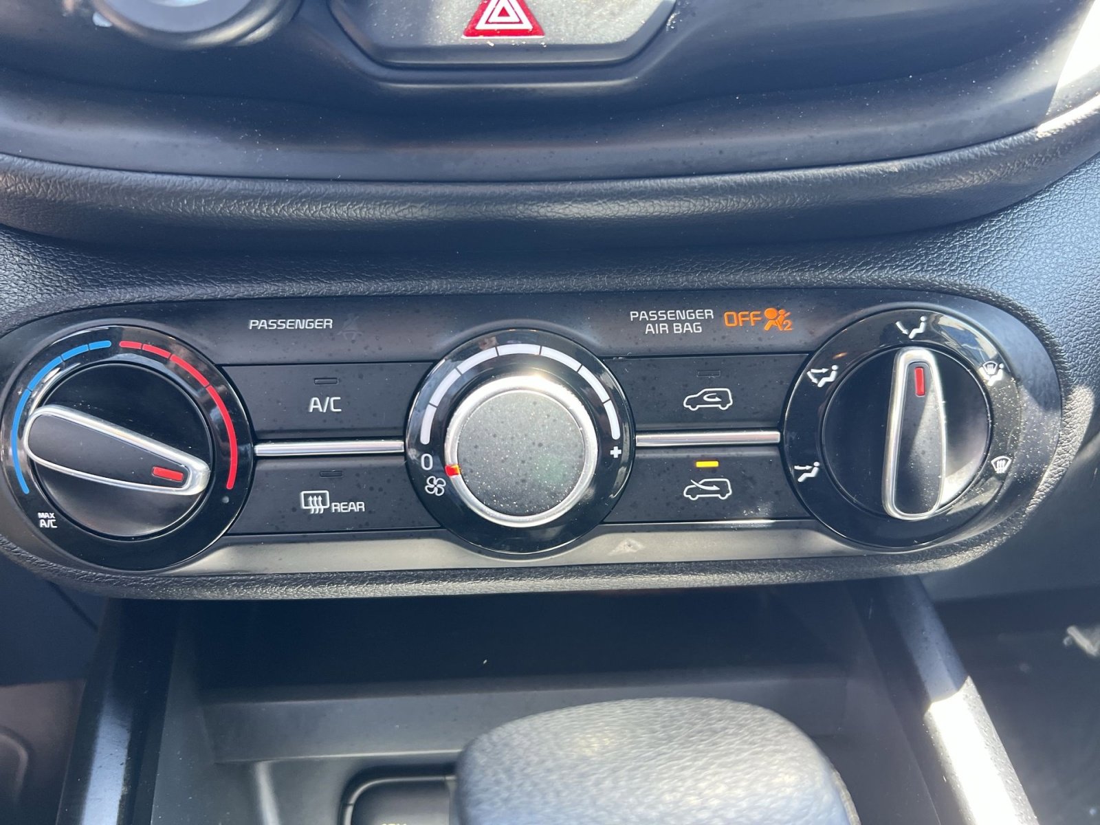 Used 2025 Kia Soul LX FWD image 28