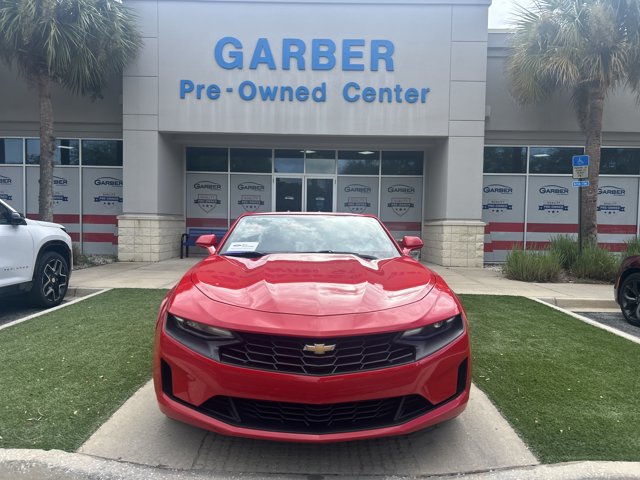 Used 2020 Chevrolet Camaro LT RWD image 2