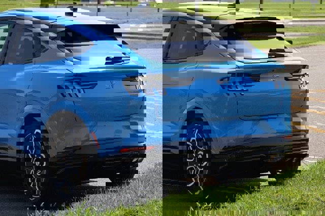 Certified 2022 Ford Mustang Mach-E GT image 9