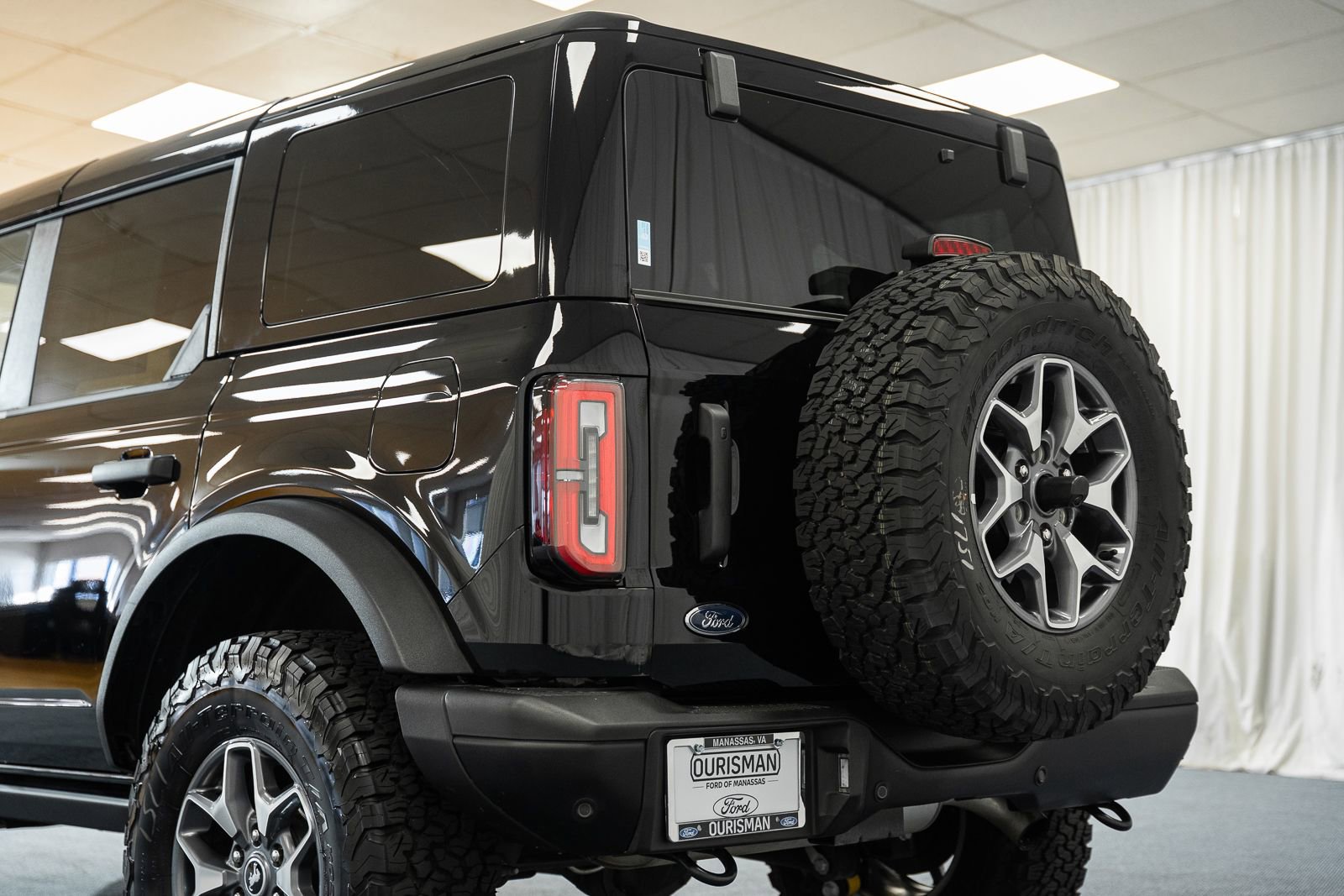 Certified 2025 Ford Bronco Badlands image 6