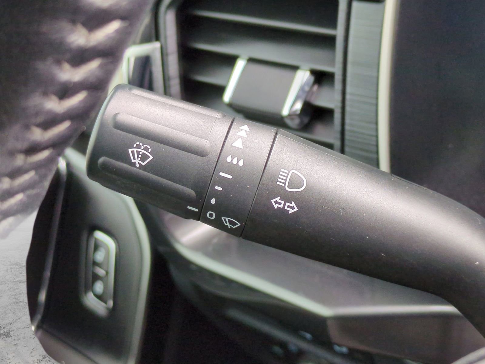 Certified 2021 Ford F150 XLT w/ Equipment Group 301A Mid image 32