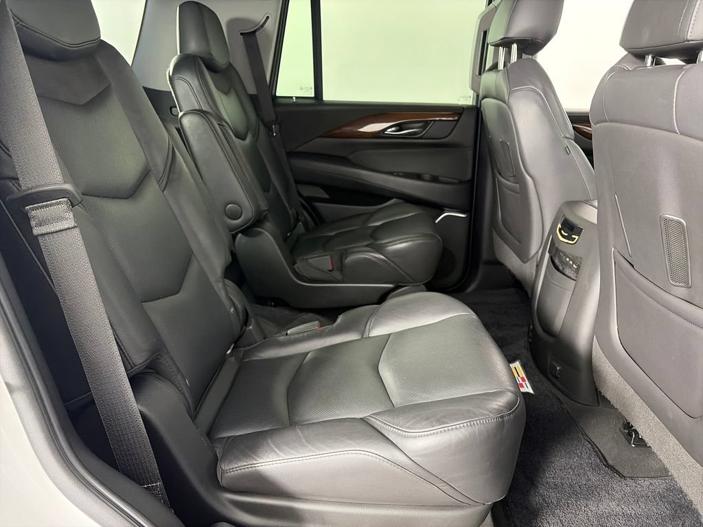 Used 2019 Cadillac Escalade Luxury AWD/4WD image 29