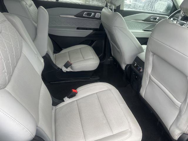 Certified 2025 Ford Explorer Platinum w/ LUX Leather Package AWD/4WD image 13