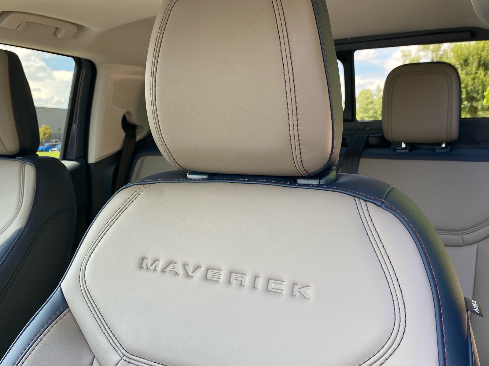 Certified 2025 Ford Maverick Lariat AWD/4WD image 18