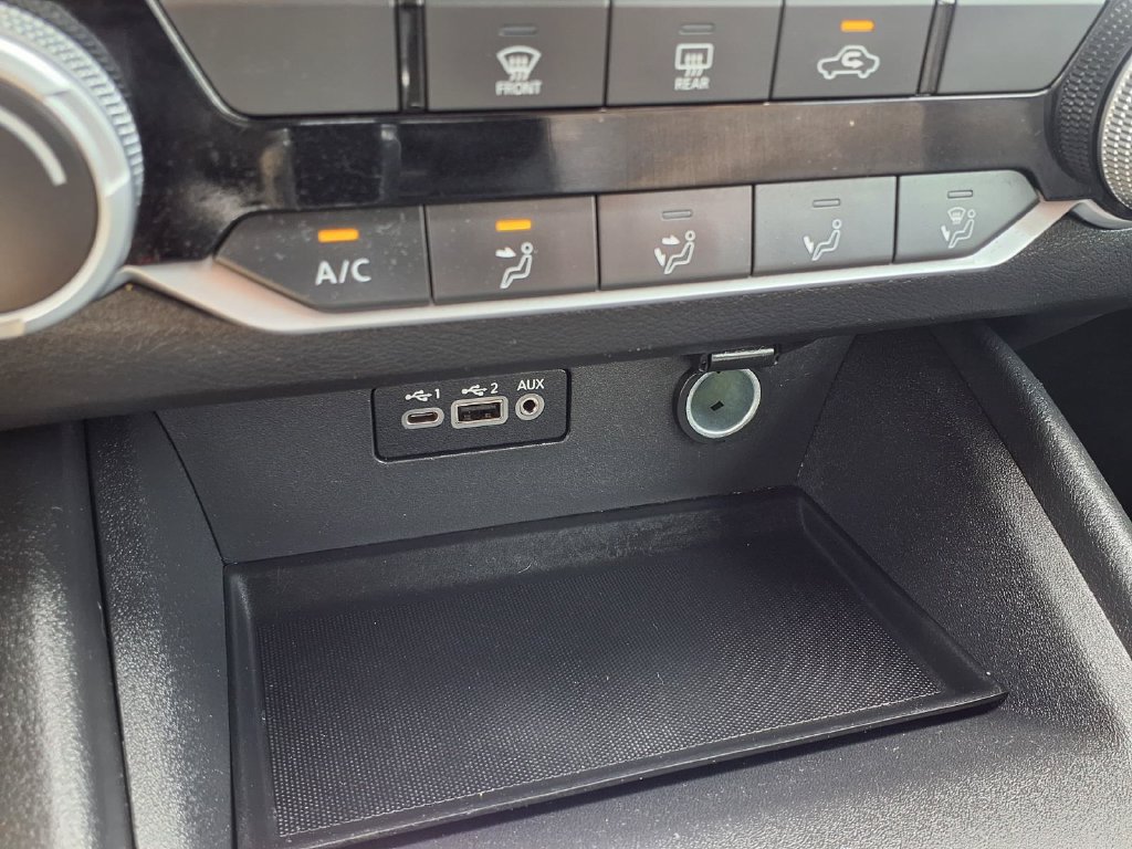 Used 2025 Nissan Altima 2.5 SV FWD image 11