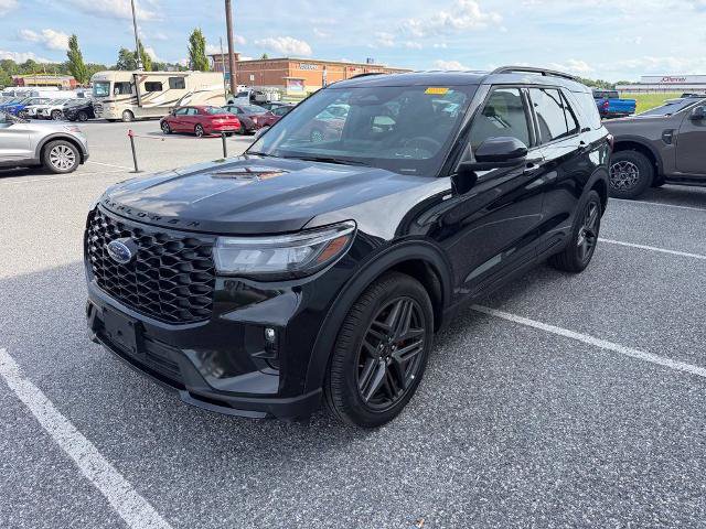 Certified 2025 Ford Explorer ST-Line w/ ST-Line Street Pack AWD/4WD image 4