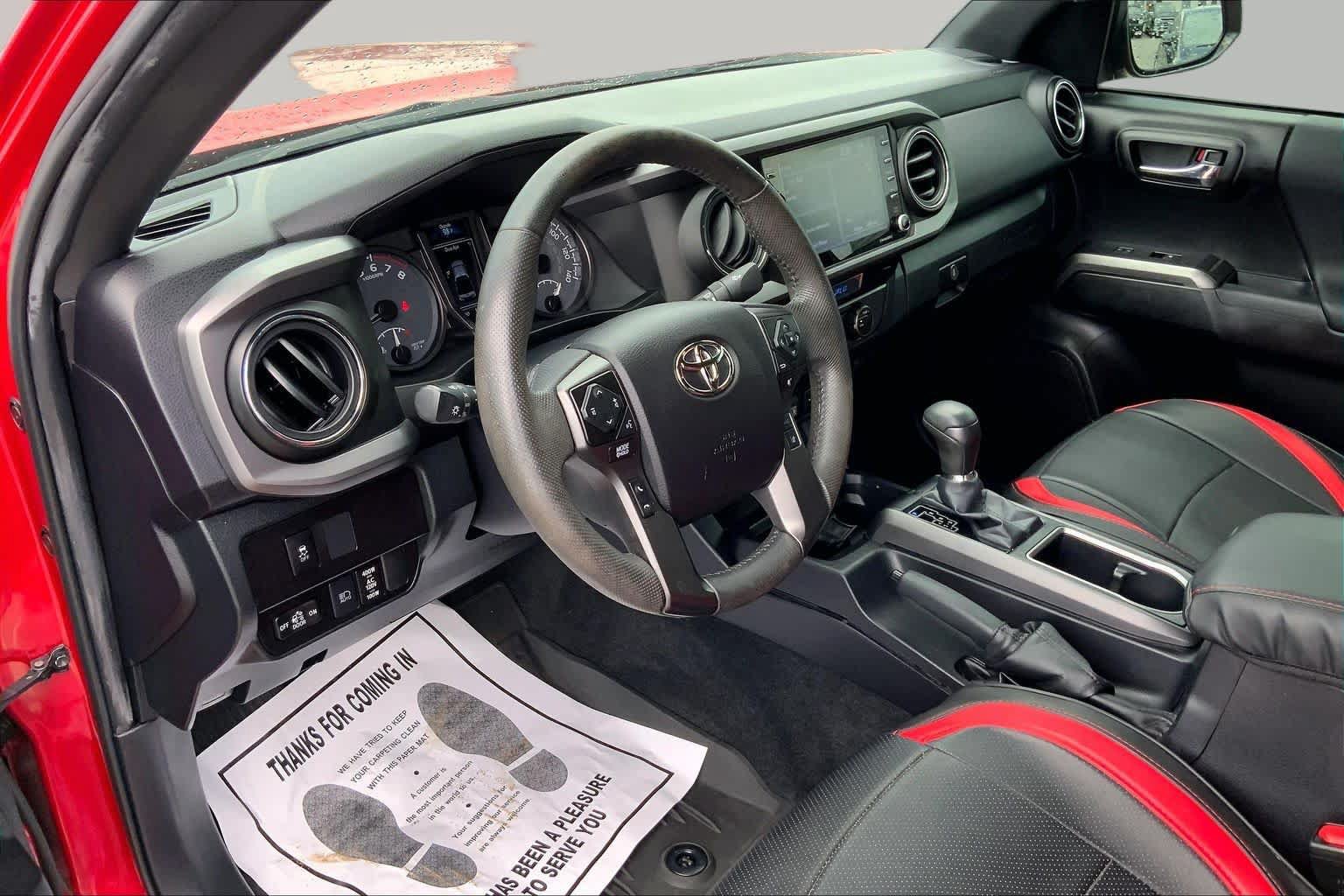 Used 2022 Toyota Tacoma TRD Off-Road w/ Technology Package AWD/4WD image 17