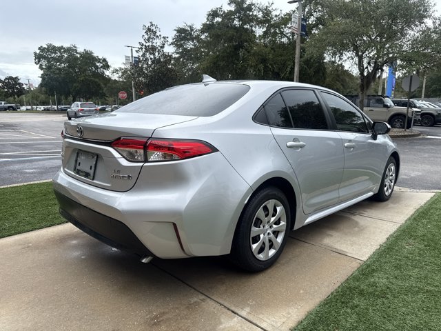 Used 2023 Toyota Corolla LE FWD image 3