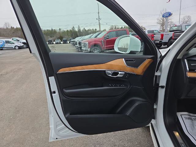 Used 2024 Volvo XC90 B5 Plus image 13
