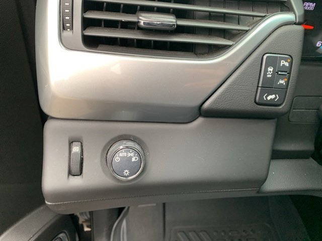 Used 2018 Chevrolet Tahoe LT image 17