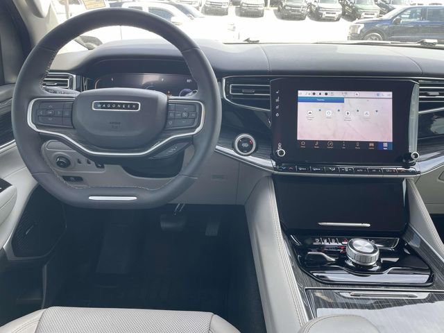 Used 2022 Jeep Wagoneer Series II AWD/4WD image 11
