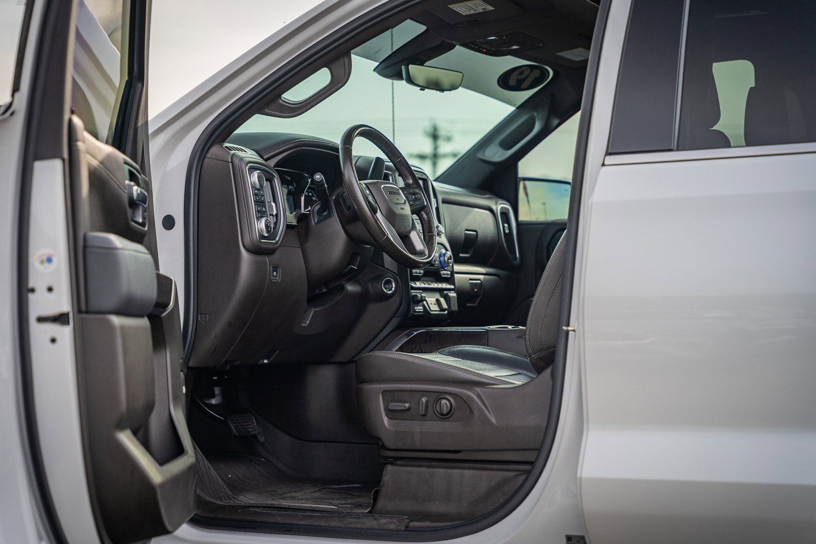 Used 2019 GMC Sierra 1500 Denali w/ Denali Ultimate Package image 18