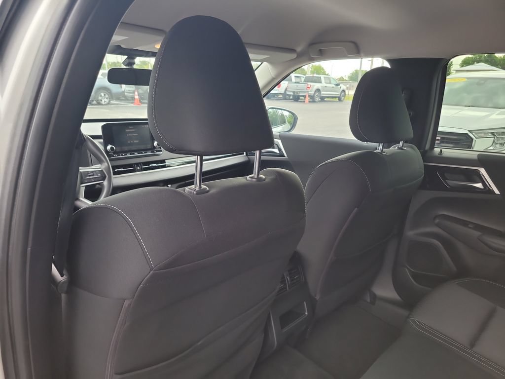Used 2022 Mitsubishi Outlander ES FWD image 9