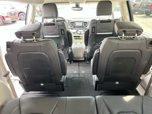 Used 2019 Chrysler Pacifica Touring-L Plus FWD image 14