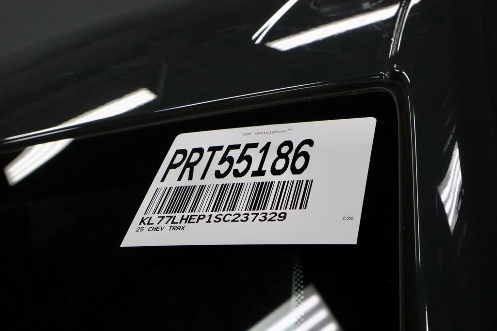 Used 2025 Chevrolet Trax LT w/ LT Convenience Package image 32