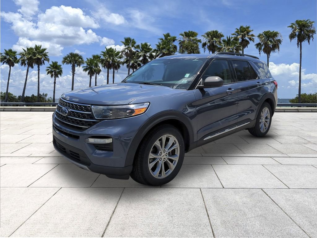 Certified 2021 Ford Explorer XLT w/ Equipment Group 202A RWD image 3