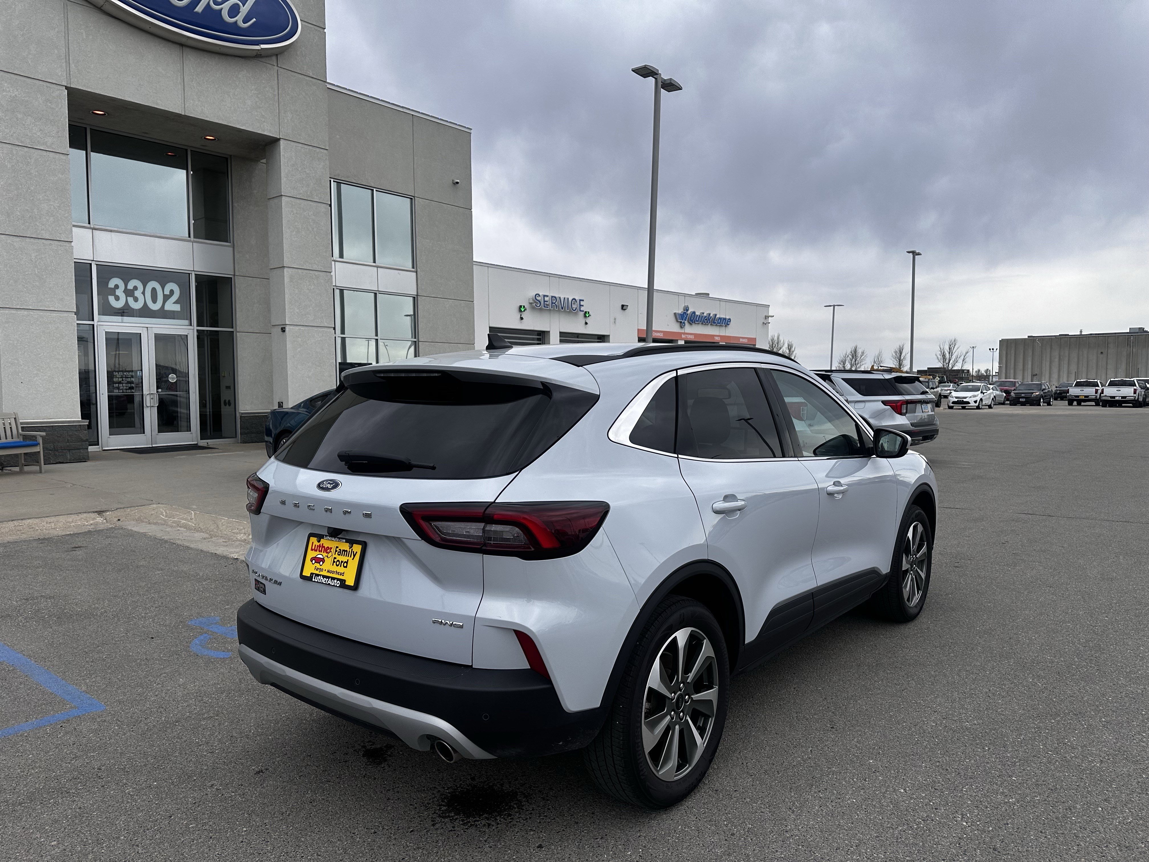 Certified 2025 Ford Escape Platinum AWD/4WD image 7