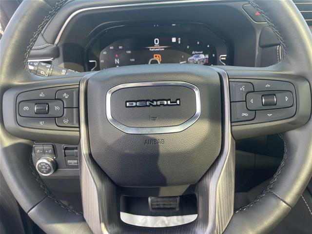 Used 2023 GMC Yukon XL Denali Ultimate AWD/4WD image 13