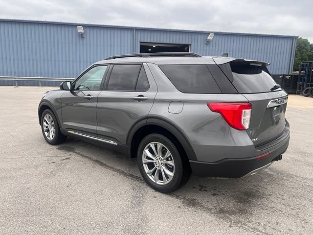 Certified 2023 Ford Explorer XLT w/ Equipment Group 202A AWD/4WD image 2