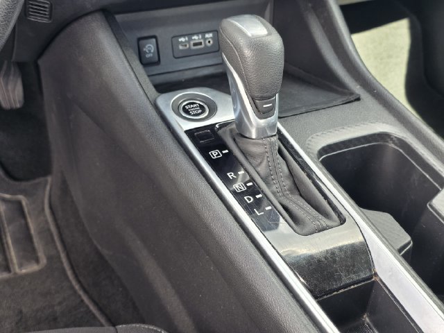 Used 2024 Nissan Sentra SV FWD image 22