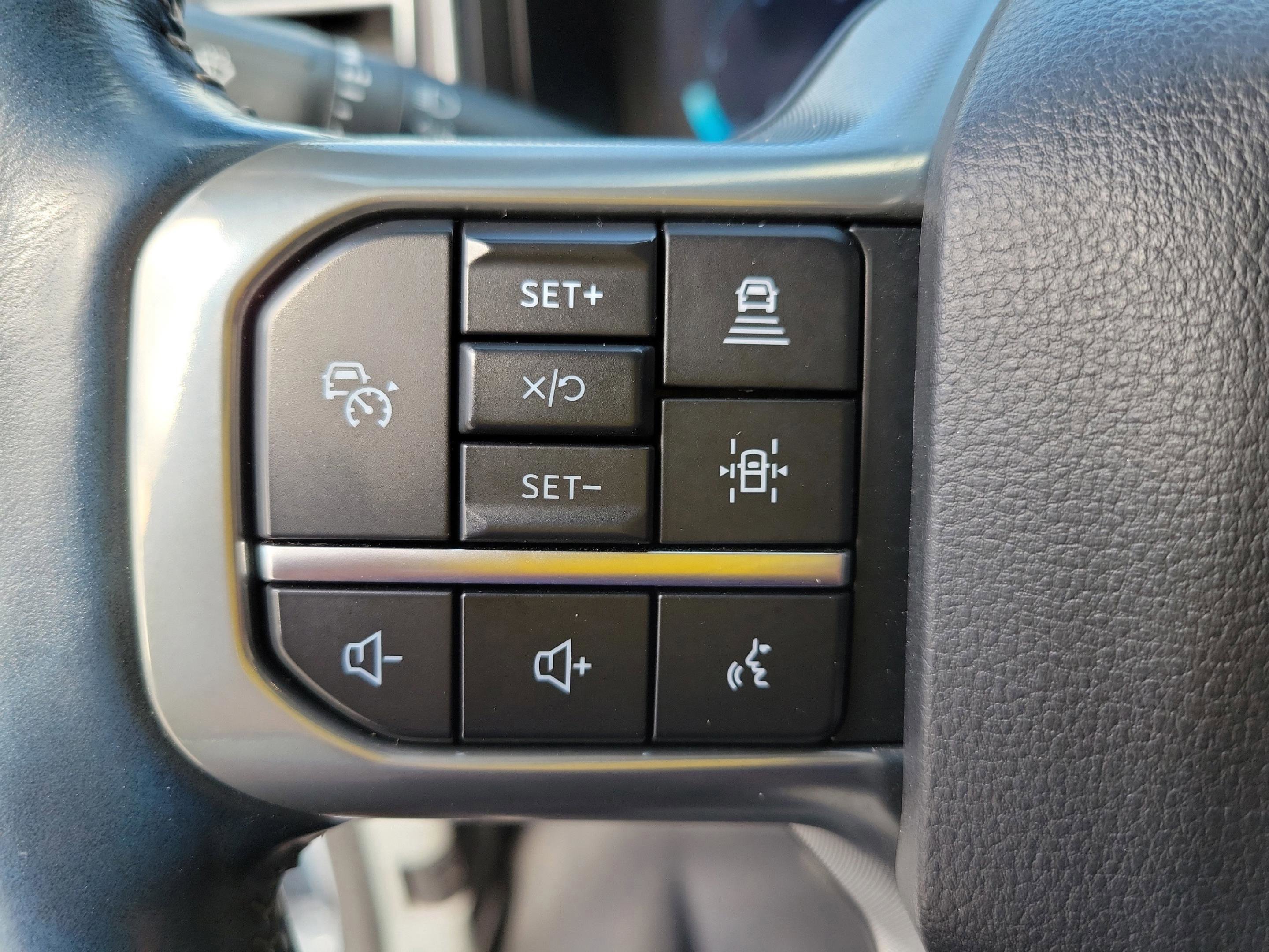 Certified 2024 Ford F250 Limited w/ FX4 Off-Road Package image 9