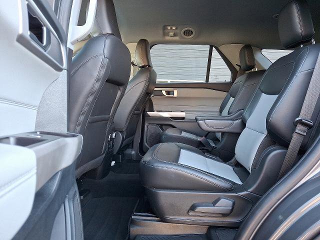 Certified 2022 Ford Explorer XLT w/ Equipment Group 202A image 10