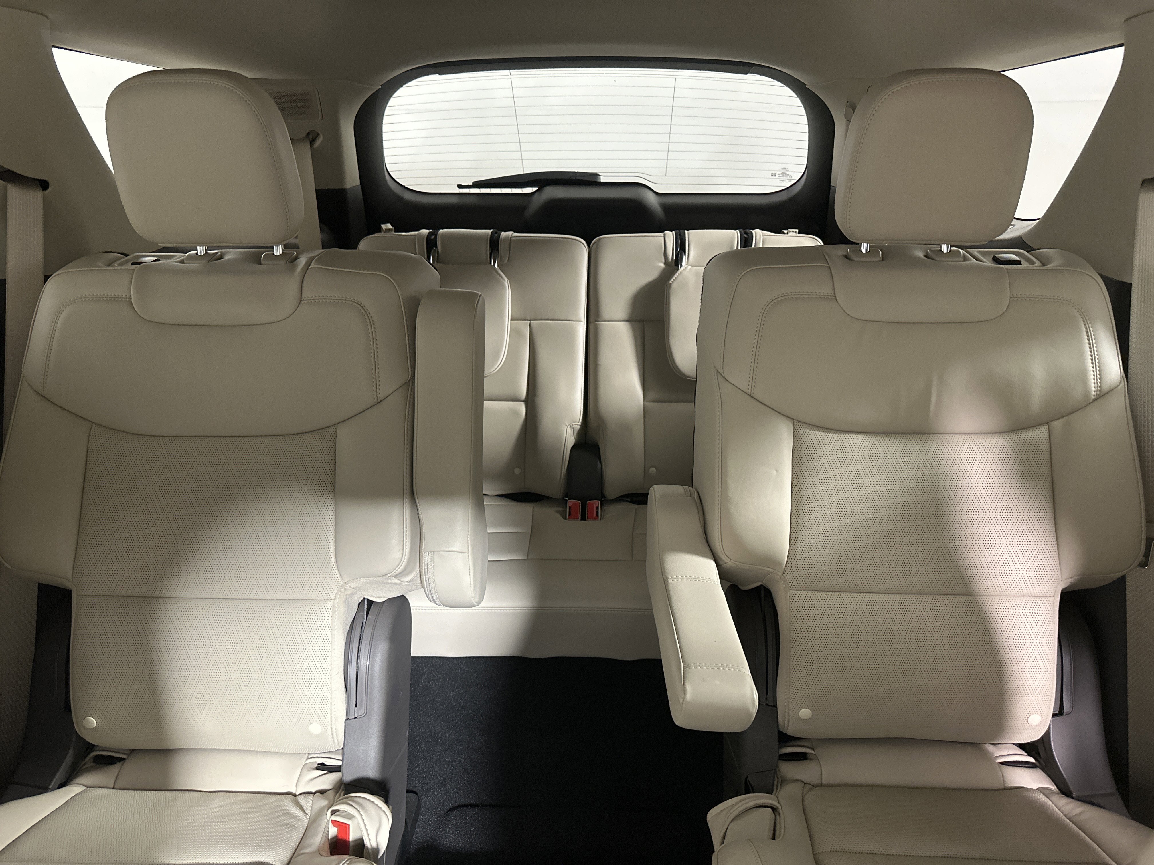 Certified 2021 Ford Explorer Platinum w/ Equipment Group 601A image 24