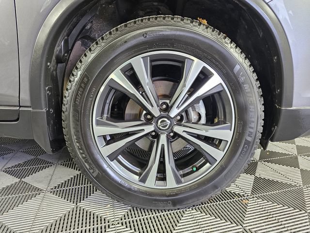 Used 2019 Nissan Rogue SV w/ Premium Package AWD/4WD image 9
