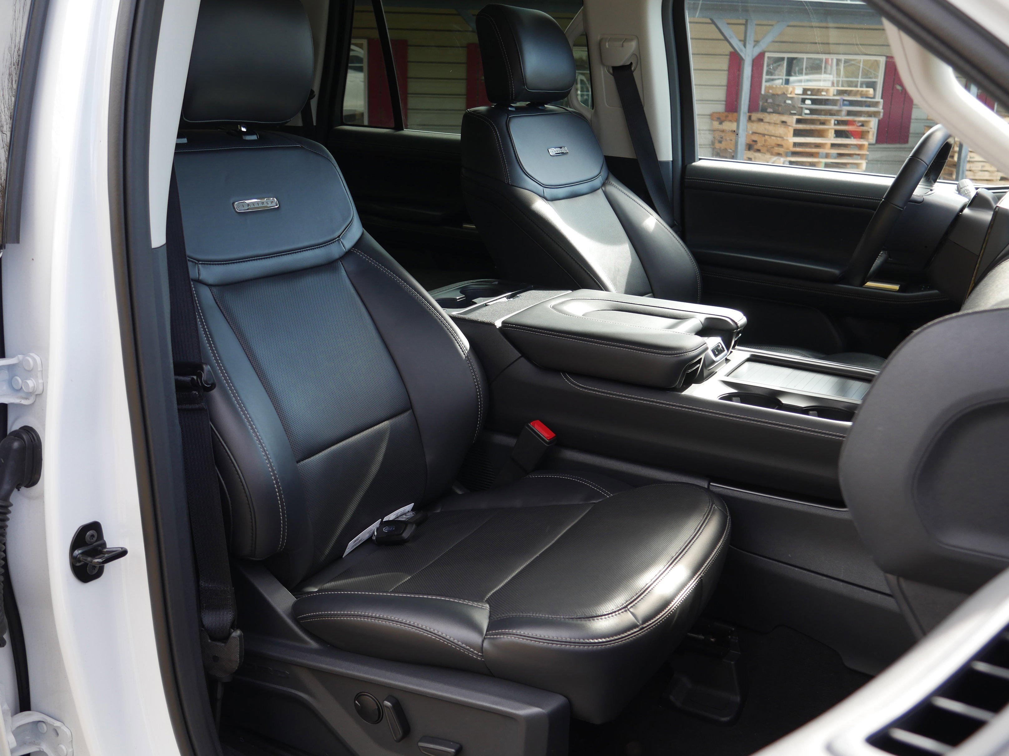 Certified 2025 Ford Expedition Max Platinum image 34