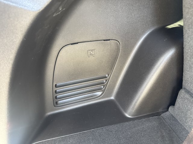 Used 2018 Buick Enclave Essence FWD image 6