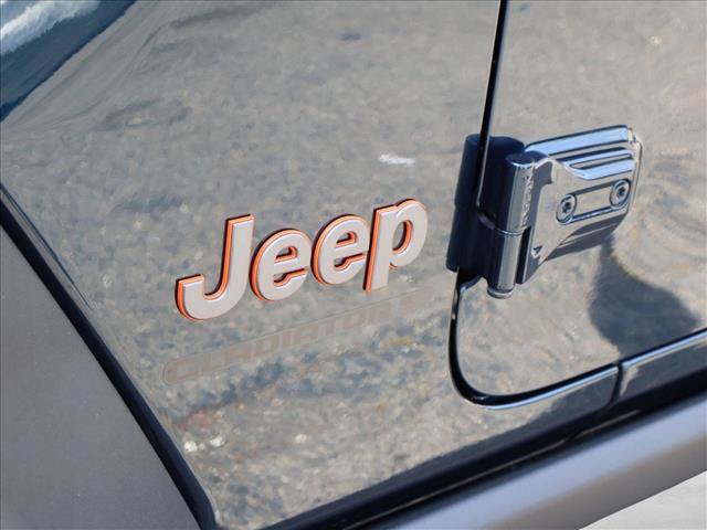 Used 2025 Jeep Gladiator Mojave w/ Steel Bumper Group AWD/4WD image 29