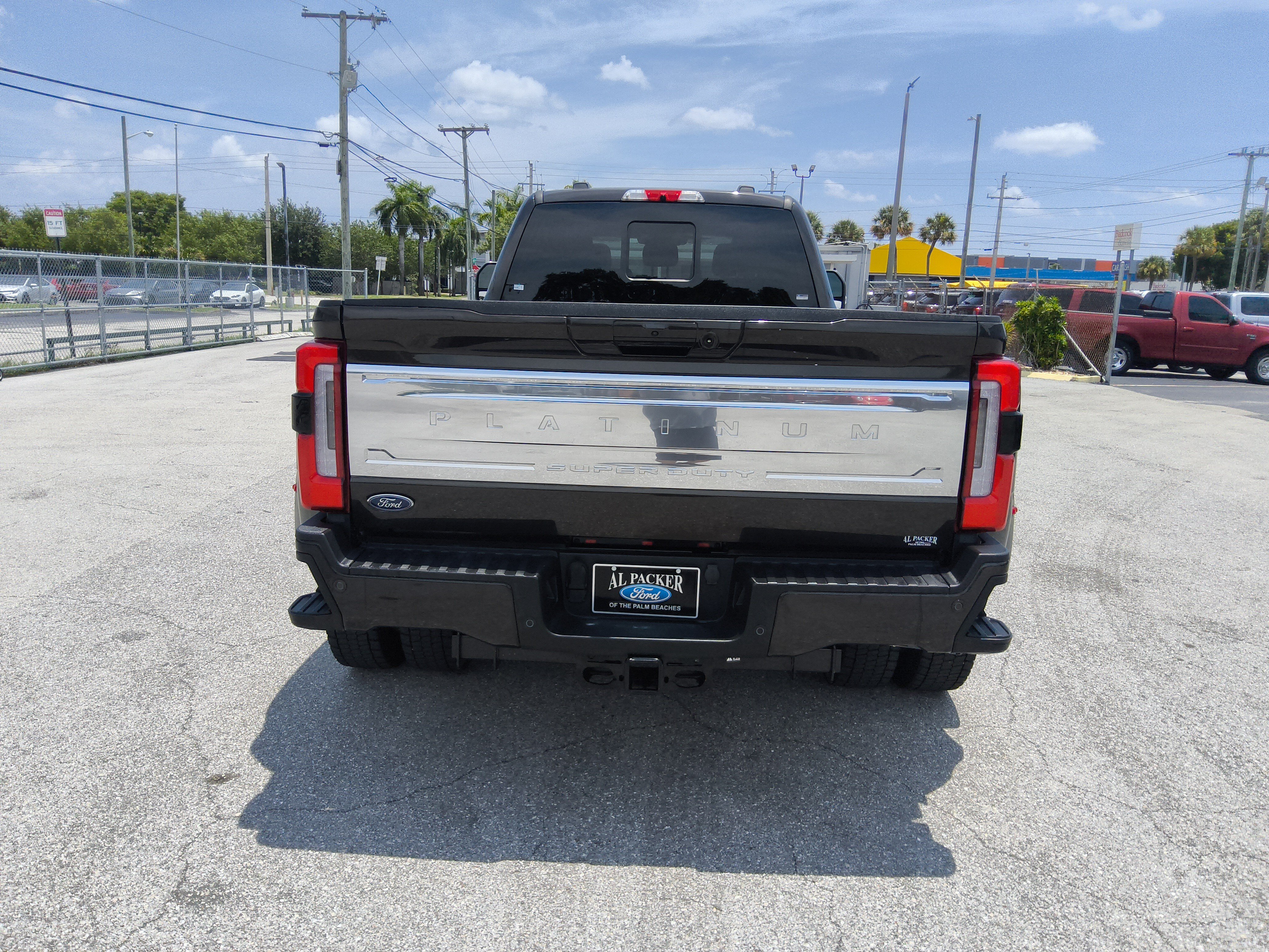Certified 2025 Ford F450 Platinum w/ Platinum Plus Package AWD/4WD image 4