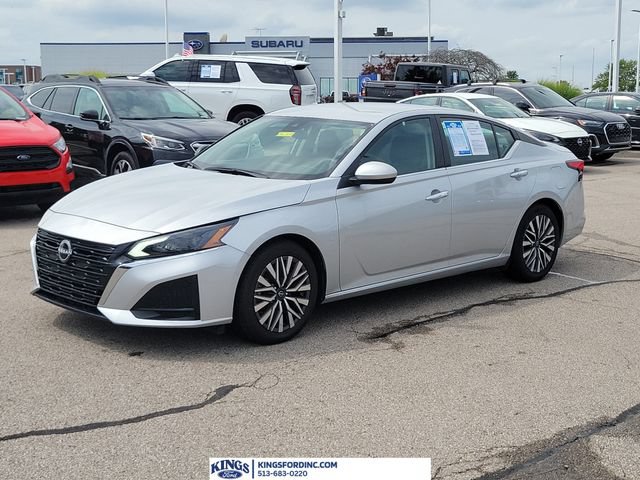 Used 2024 Nissan Altima 2.5 SV FWD image 1