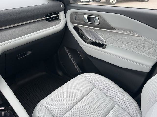 Certified 2026 Ford Explorer Platinum w/ LUX Leather Package AWD/4WD image 19