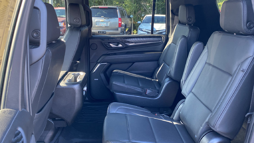 Used 2022 GMC Yukon XL Denali w/ Advanced Technology Package RWD image 14