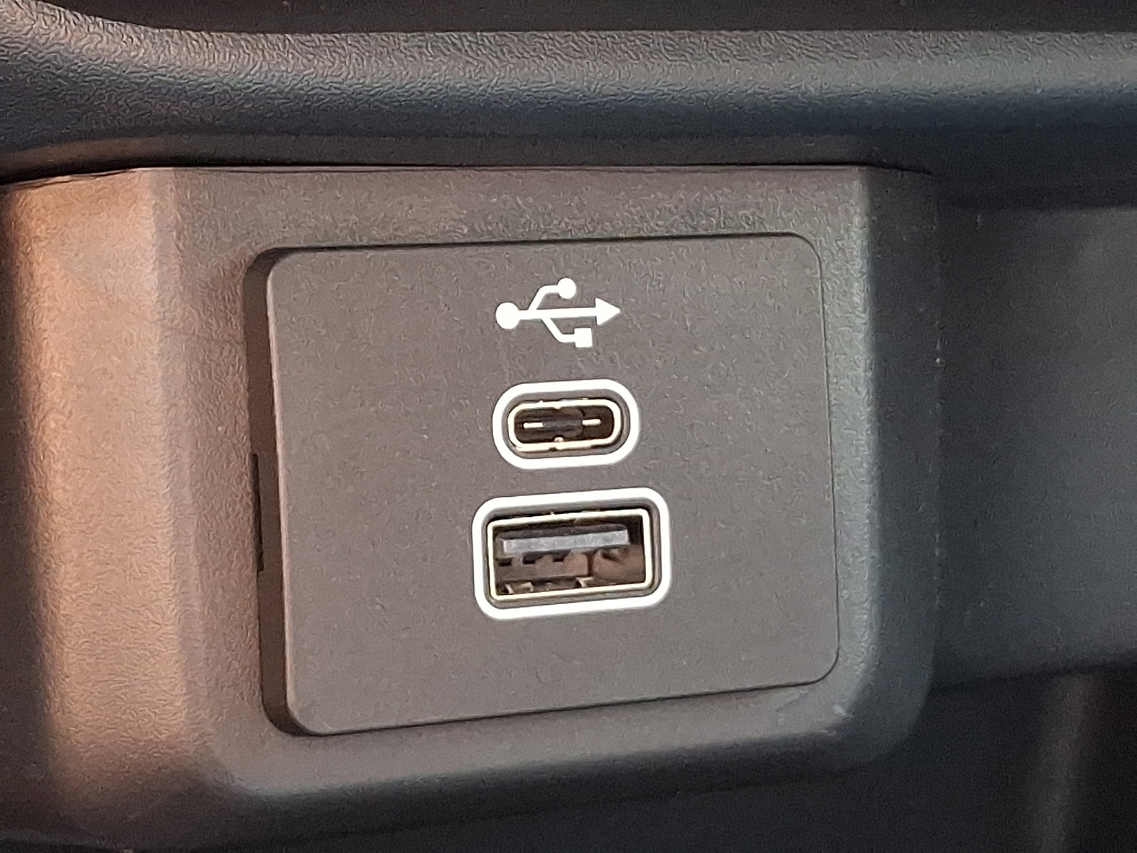 Certified 2025 Ford Maverick XL FWD image 24
