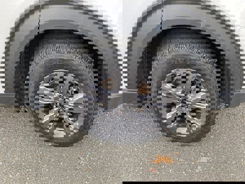 Certified 2022 Ford Explorer XLT w/ Equipment Group 202A image 15