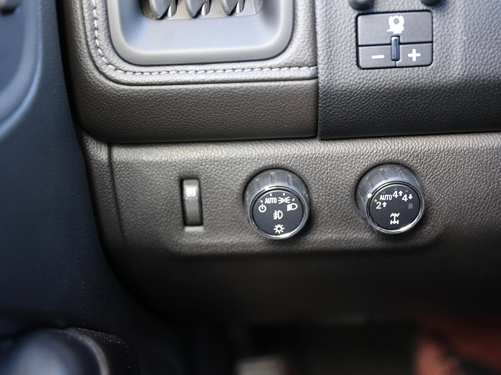 Used 2021 GMC Canyon Elevation image 35