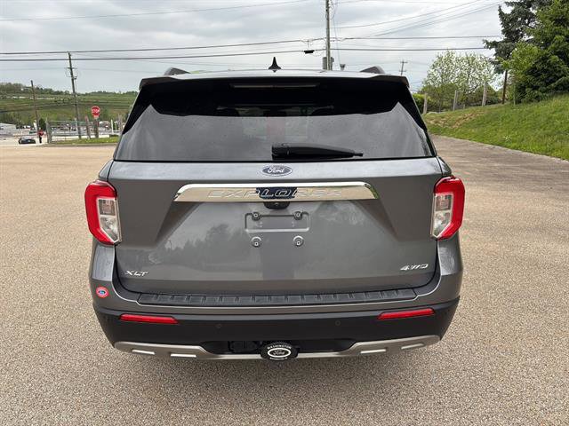 Certified 2022 Ford Explorer XLT w/ Equipment Group 202A AWD/4WD image 3