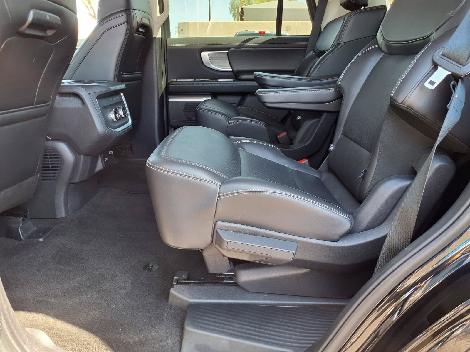 Certified 2025 Ford Expedition Platinum AWD/4WD image 18