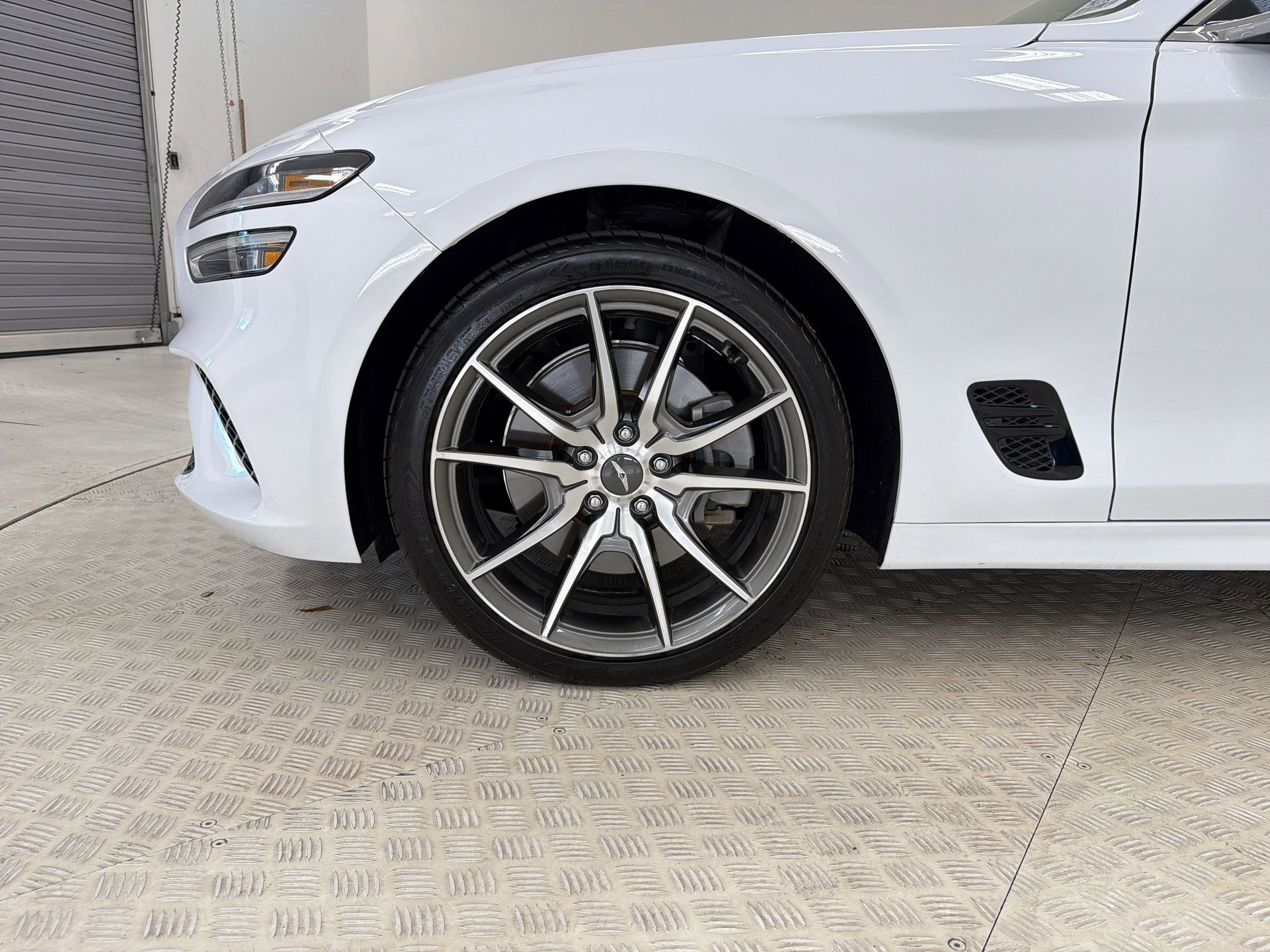 Used 2022 Genesis G70 3.3T image 12