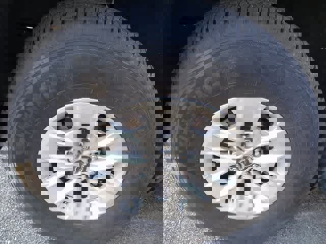 Used 2024 Nissan Frontier SV w/ Technology Package image 12