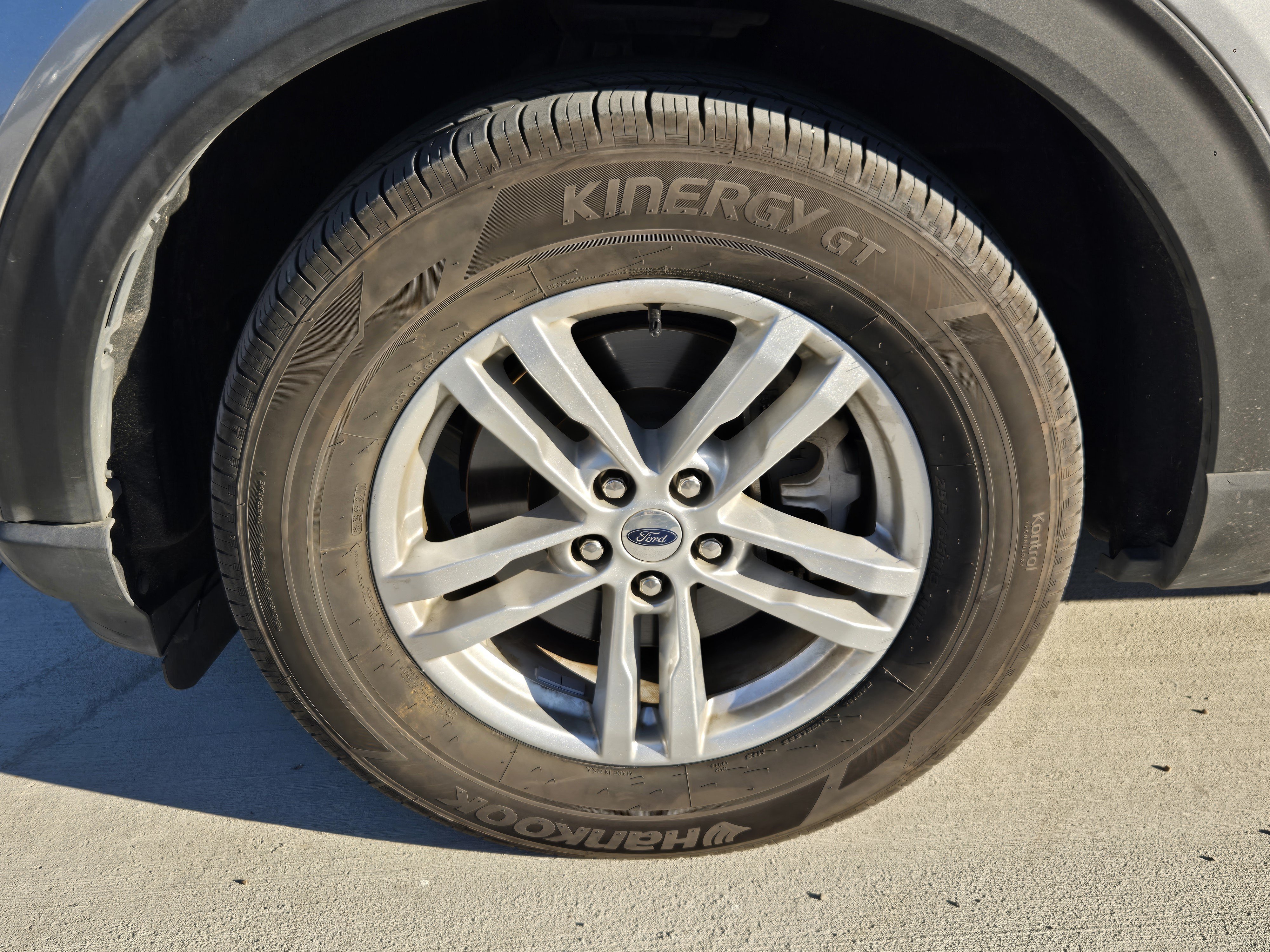 Certified 2023 Ford Explorer XLT w/ Equipment Group 202A RWD image 9