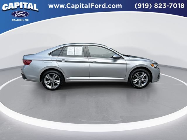 Used 2024 Volkswagen Jetta SE FWD image 9