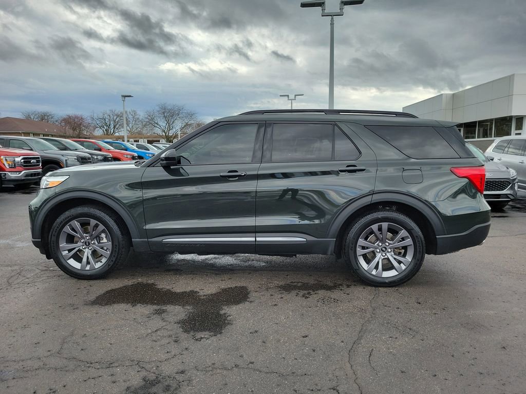 Certified 2022 Ford Explorer XLT w/ Equipment Group 202A image 2