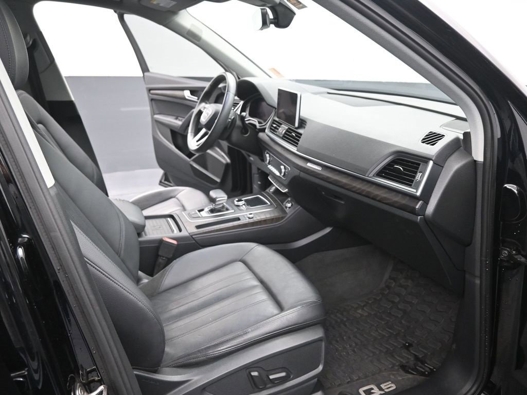 Used 2019 Audi Q5 Prestige w/ Prestige Package image 28
