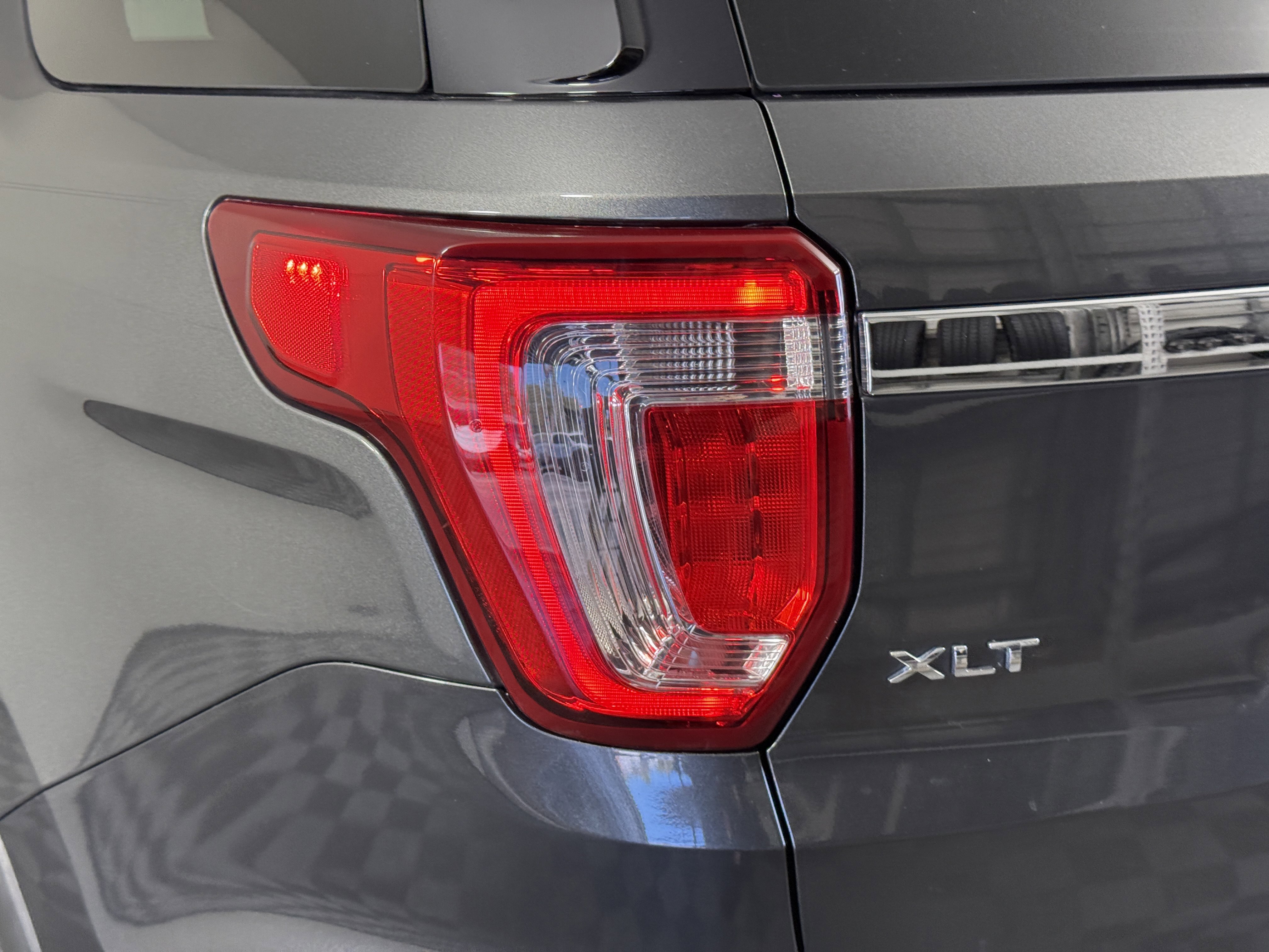 Certified 2018 Ford Explorer XLT w/ Equipment Group 202A image 8