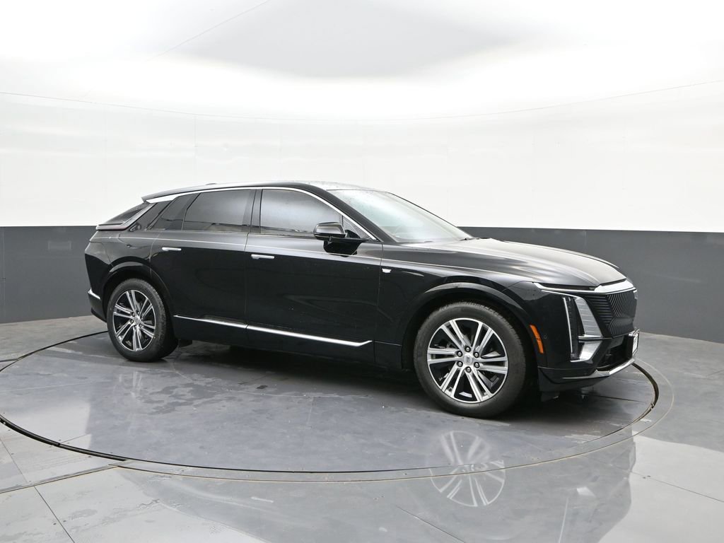Used 2024 Cadillac Lyriq Luxury w/ LPO, Floor Liner Package RWD image 17