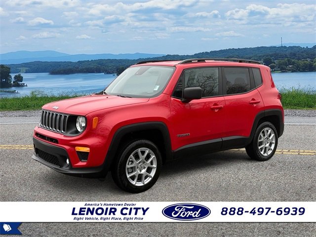 Used 2022 Jeep Renegade Latitude image 3