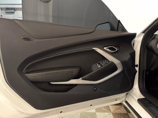Used 2022 Chevrolet Camaro LT RWD image 15